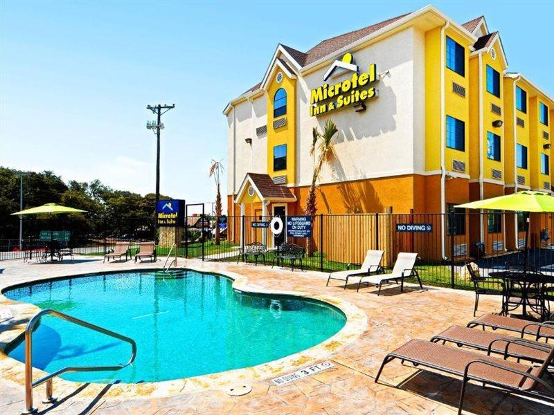 Microtel Inn & Suites By Wyndham New Braunfels I-35 מראה חיצוני תמונה