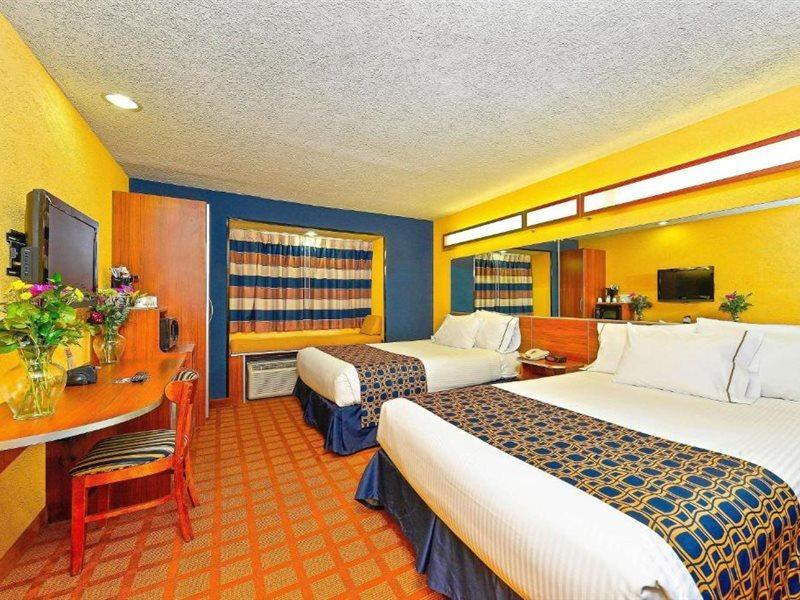 Microtel Inn & Suites By Wyndham New Braunfels I-35 מראה חיצוני תמונה