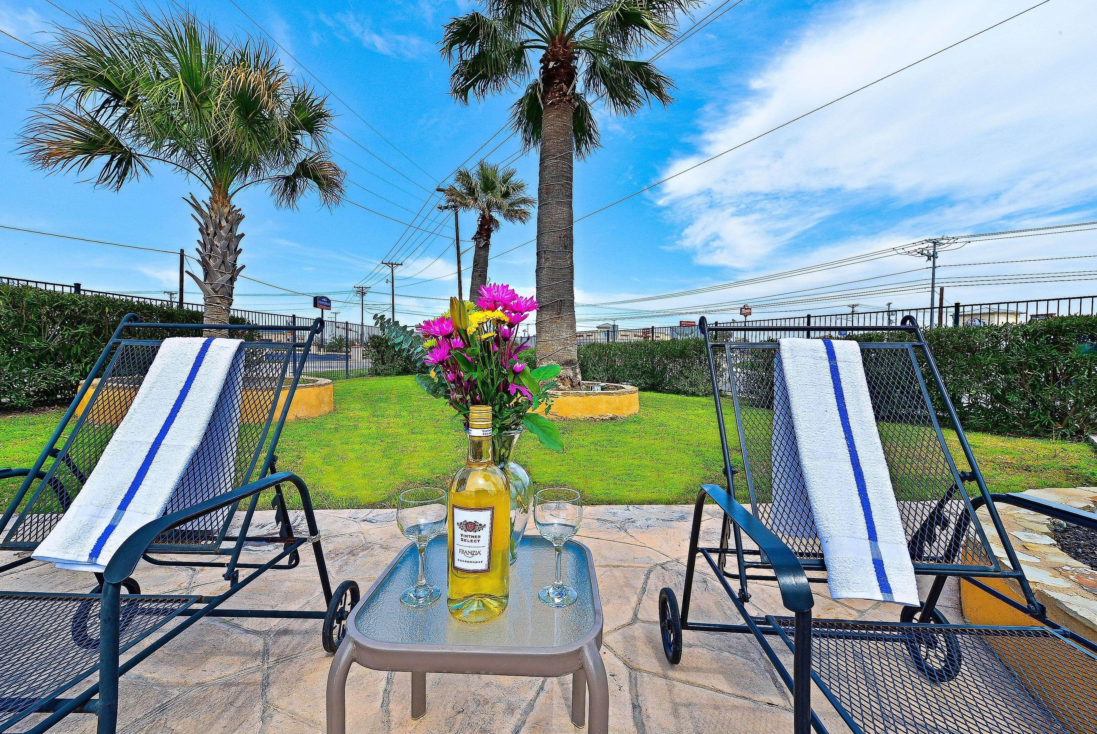 Microtel Inn & Suites By Wyndham New Braunfels I-35 מראה חיצוני תמונה