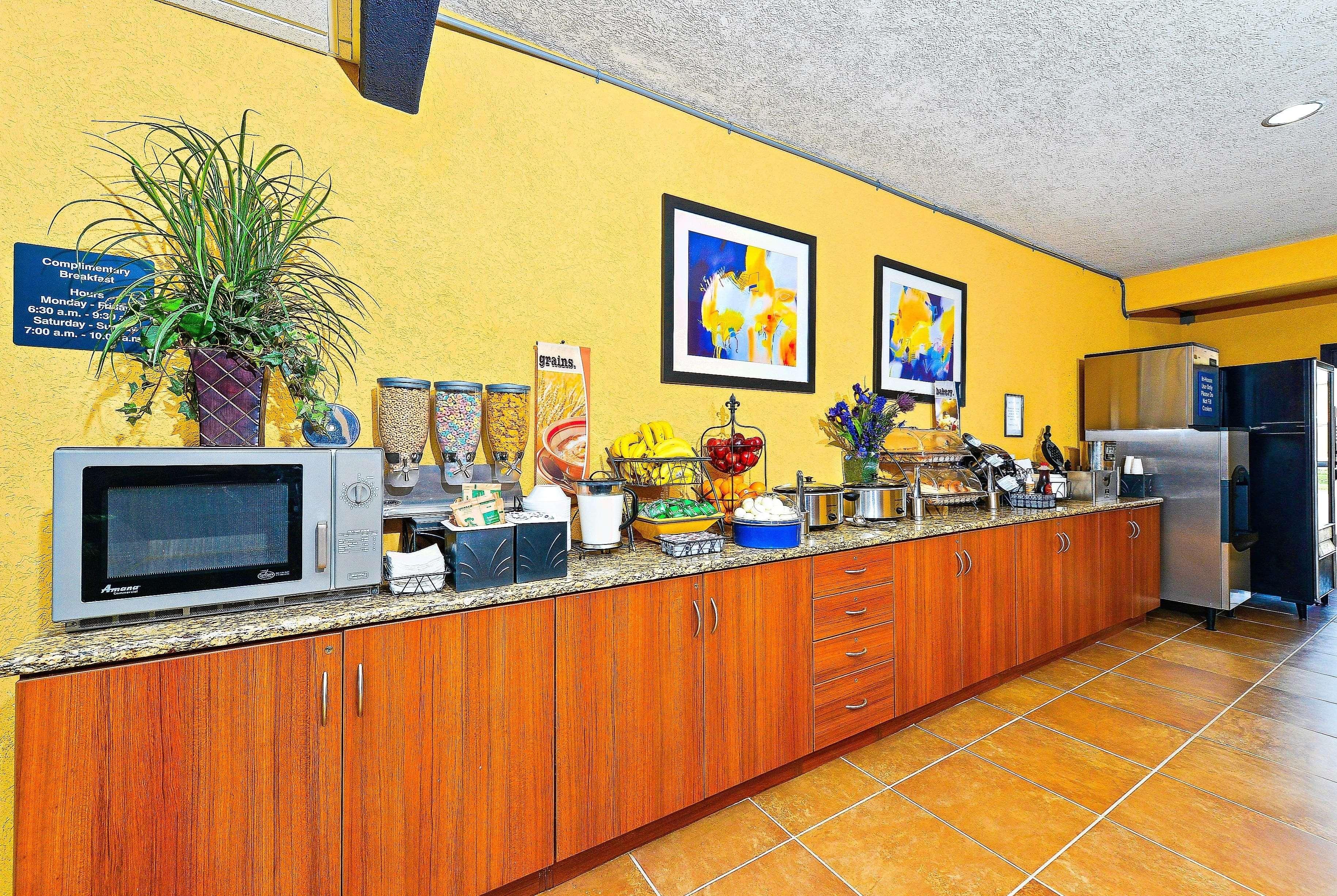 Microtel Inn & Suites By Wyndham New Braunfels I-35 מראה חיצוני תמונה