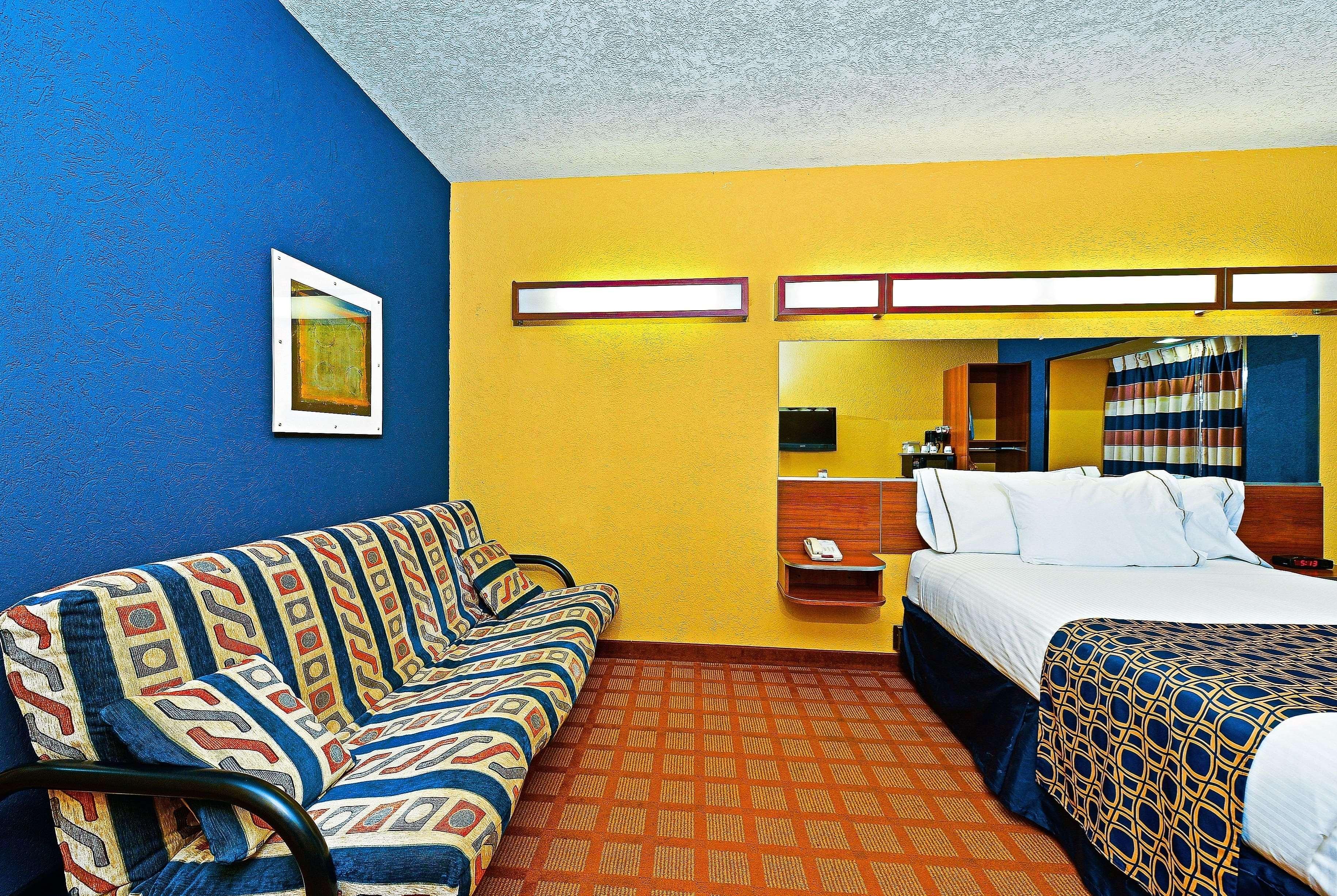 Microtel Inn & Suites By Wyndham New Braunfels I-35 מראה חיצוני תמונה