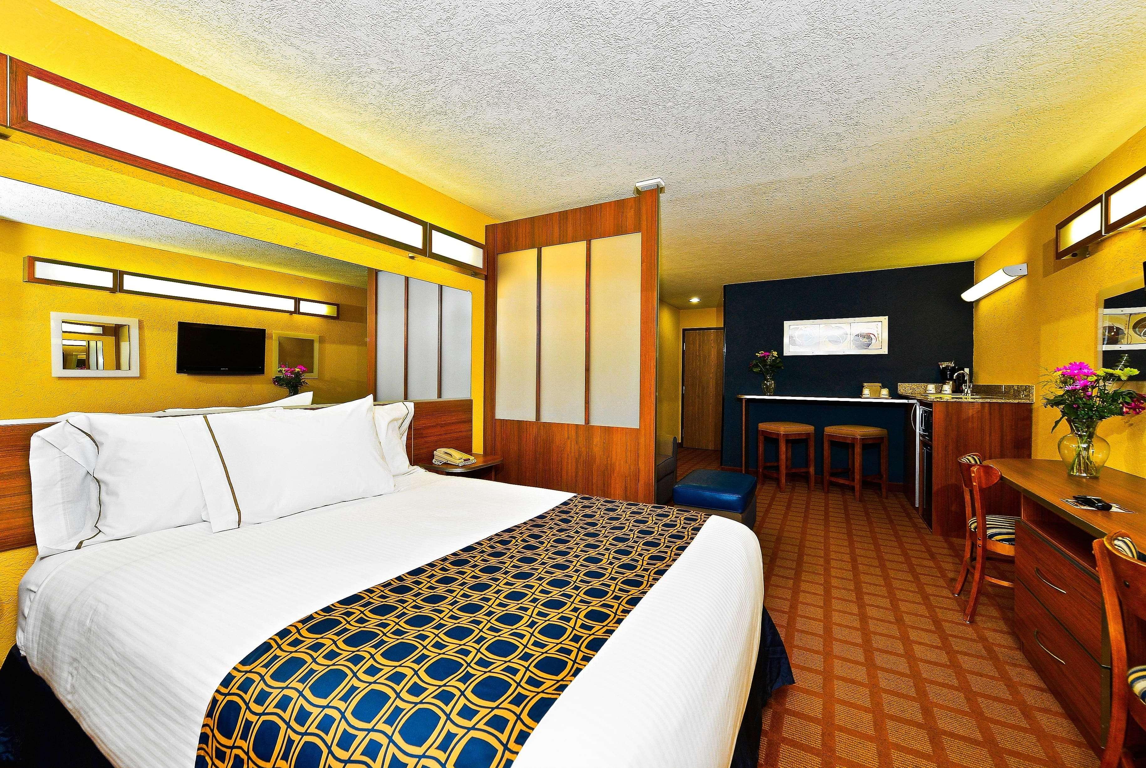 Microtel Inn & Suites By Wyndham New Braunfels I-35 מראה חיצוני תמונה