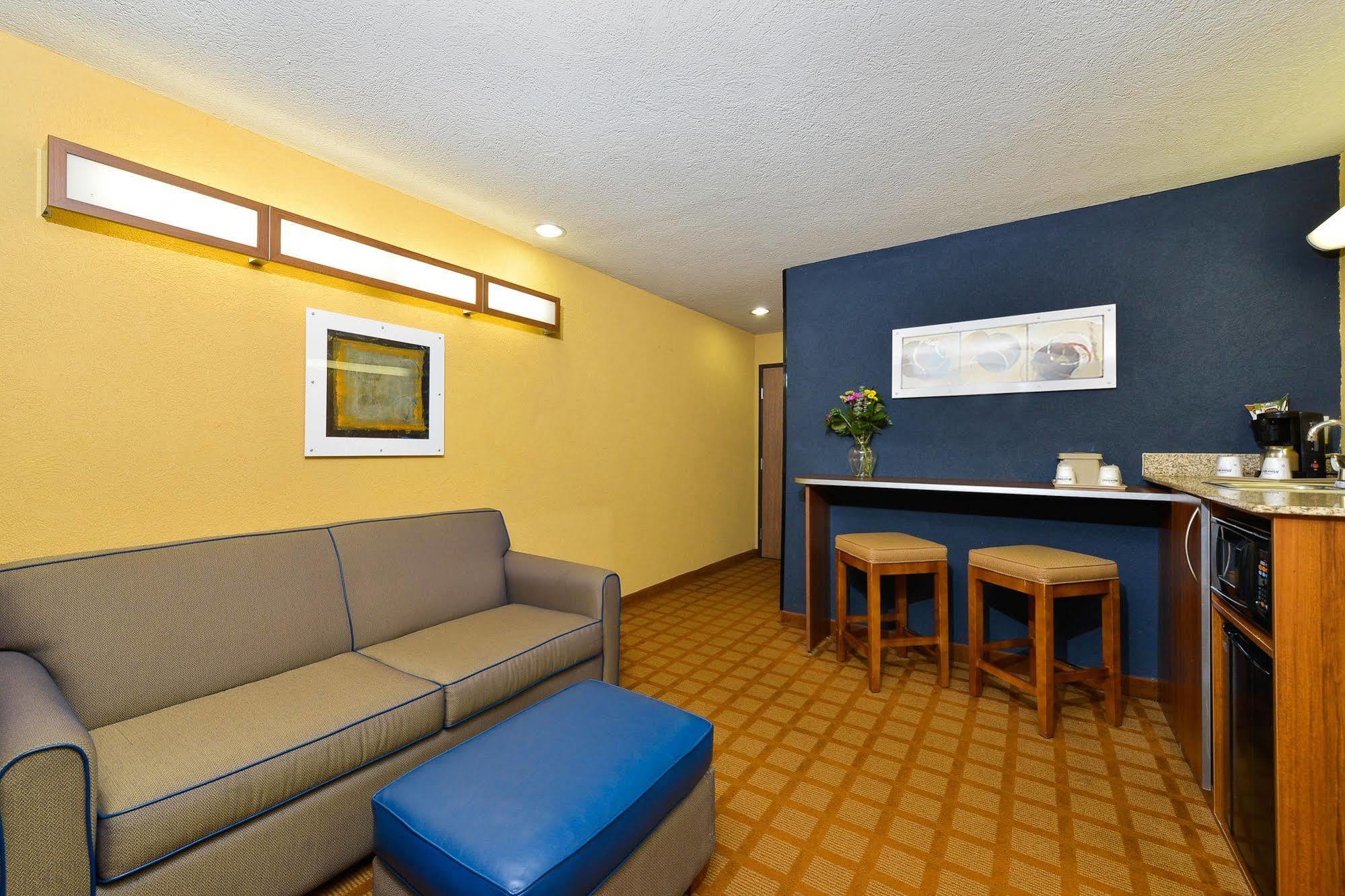 Microtel Inn & Suites By Wyndham New Braunfels I-35 מראה חיצוני תמונה